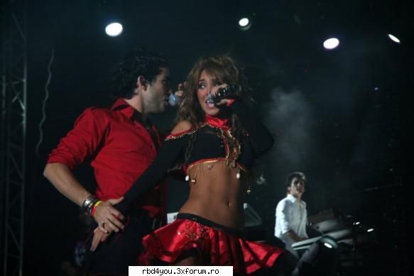 $$PoZe diN c0nCeRt3 RbD$$ - hilary_vondy - concerte