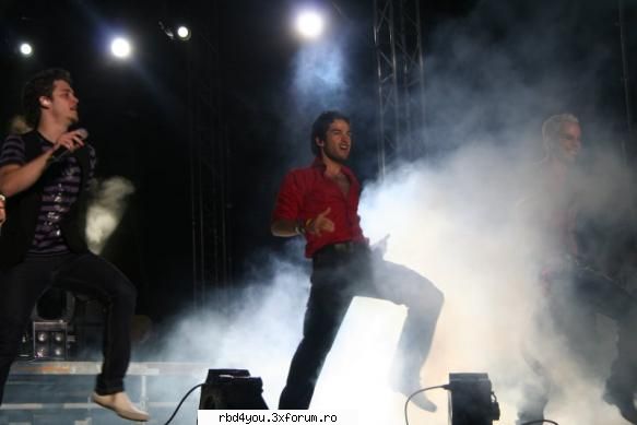 $$PoZe diN c0nCeRt3 RbD$$ - hilary_vondy - concerte