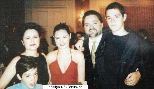 ..::>>ThEiR FaMiLIeS<<::.. - gata am gasit poza cu familia lui maite - RBD y R3B3LD3