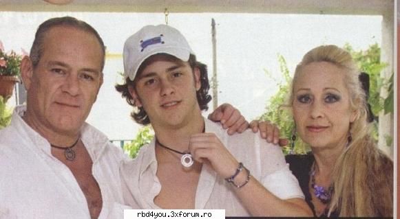 ..::>>ThEiR FaMiLIeS<<::.. - uker con su mama y su papa - RBD y R3B3LD3