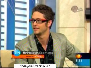 Ucker poarta ochelari???? - hilary_vondy - Christopher