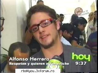 Ucker poarta ochelari???? - hilary_vondy - Christopher