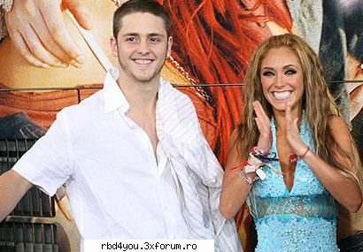 Ucker:un nou look:X:X:X - arata bn q paru tuns shi cercel - Christopher
