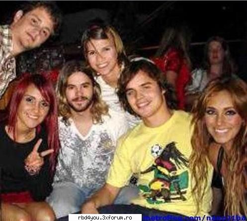 <<<<<<ce mzk ask in acest moment>>> - mie imi plac unele mel de la erreway si nu cred k - muzik