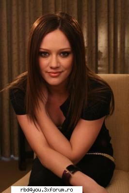 numi prea place cum ii sta bruneta :wink2:  :wink2:  :wink2: hilary duff