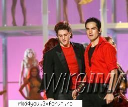 i wanna - uite poza vreau o pz cu poncho si cu anny amandoi - Poncho