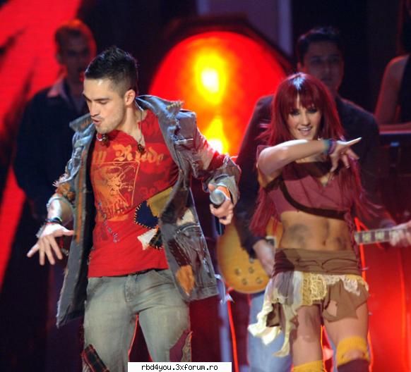 i wanna - e q dulce da n-ar nik..aja..vleau o pzao q annie - Poncho