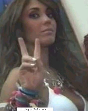 i wanna - ok..ma nuj c s zik d poza..kam mereu e prinsa d - Anahi