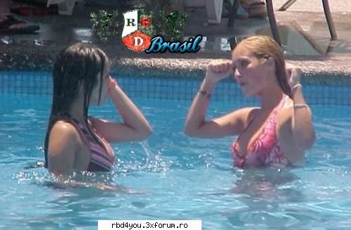 i wanna - sunt in piscina da ma rog...n`are nik...vreau o - Anahi