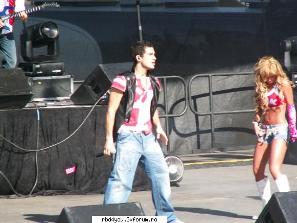los A - anahi_rebelde - traume