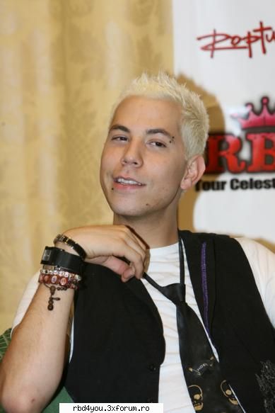 picz - hilary_vondy - Christian