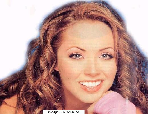 poze cu anahi mika - hilary_vondy - Anahi