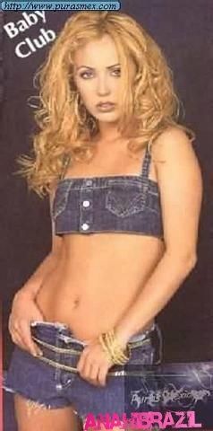 poze cu anahi mika - hilary_vondy - Anahi