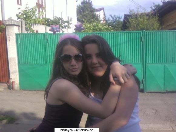 poze k userii - D cu o colega :P eu ...aia cu coarne=)) - about u...just u..because you're unik
