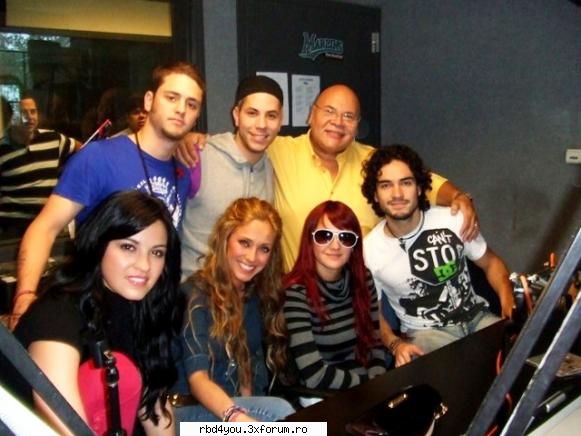poze q rbd - sorry daca sau mai pos pozele !!!!! - RBD y R3B3LD3