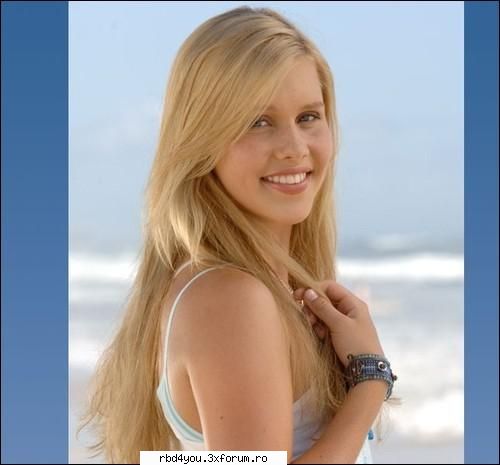 !!!!recunoashte personajul!!!! - ehhh era claire holt...shi poza - fun stuff